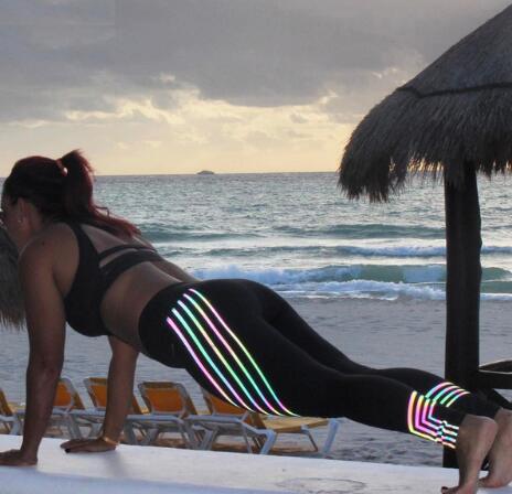 Night-Glowing Workout Leggings